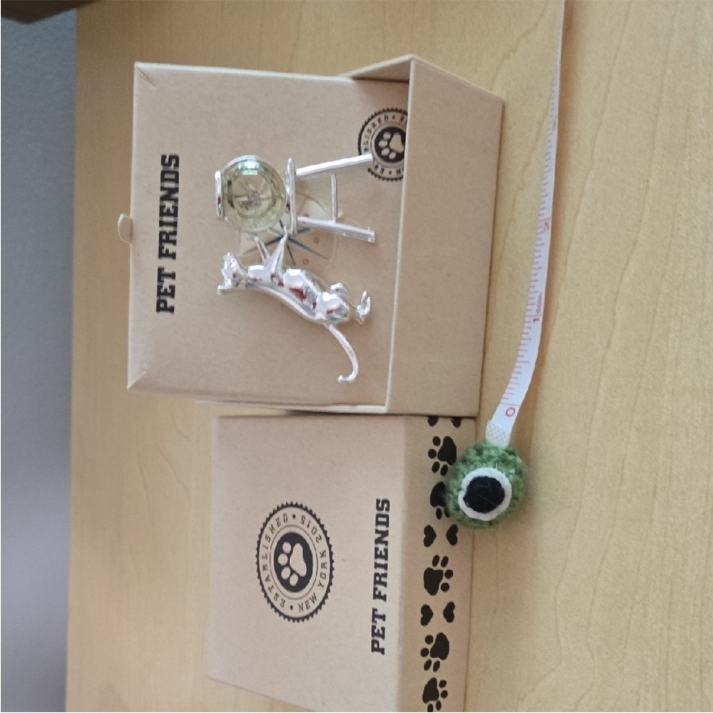Pet Friend Toy in Silver plated with Gift Box - Picture 2 of 3
